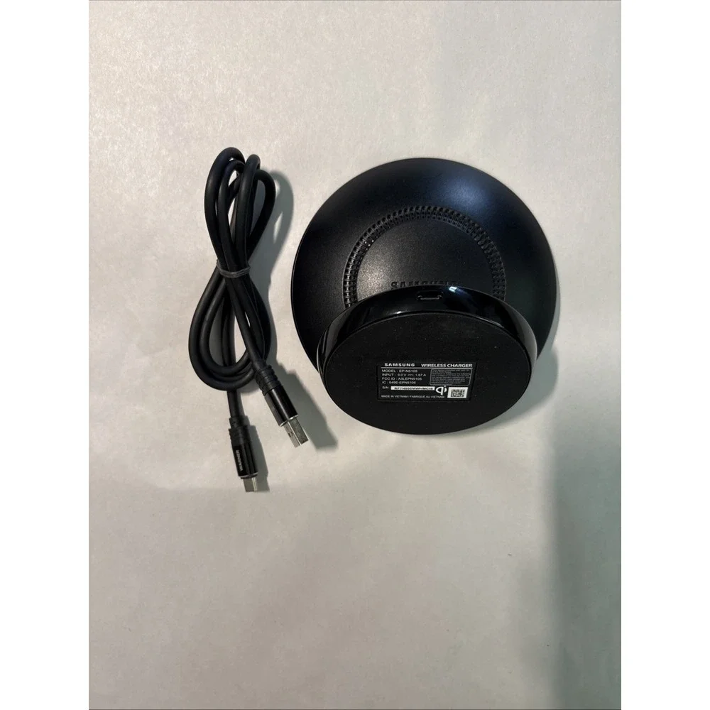 Samsung EP-N5105 Qi-Certified Fast Wireless Charging Stand + Warner USB Cable